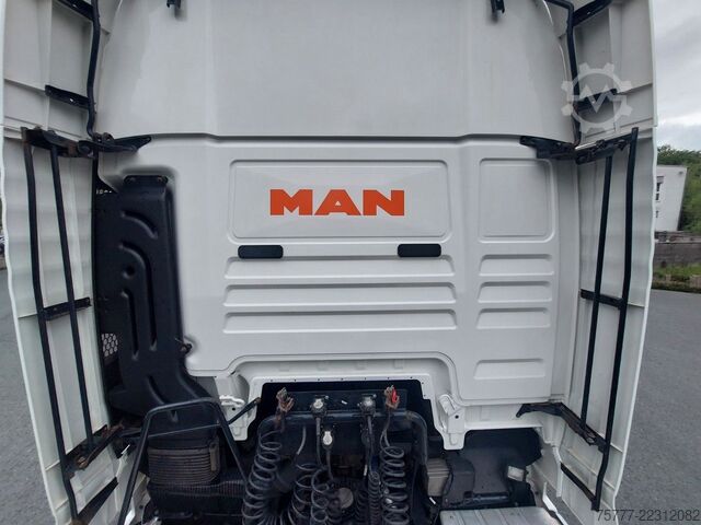 Standardni tegljač MAN TGX 18.500 XXL-INTARDER-2 Tanks- NAVI- TOP
