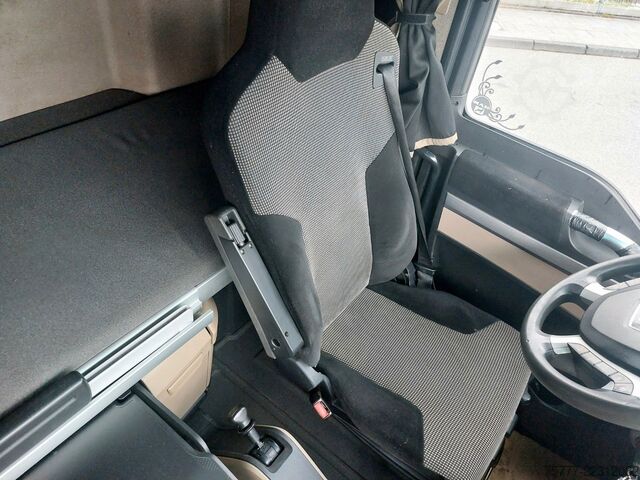 Standardni tegljač MAN TGX 18.500 XXL-INTARDER-2 Tanks- NAVI- TOP