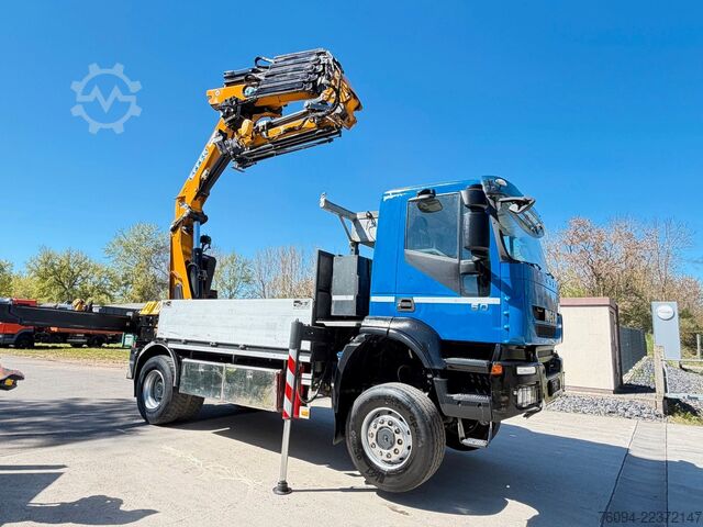 Automobilis ar plakanu platformu IVECO Trakker 360 4x4 Pritsche Kran 27m AHK