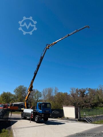 Automobilis ar plakanu platformu IVECO Trakker 360 4x4 Pritsche Kran 27m AHK