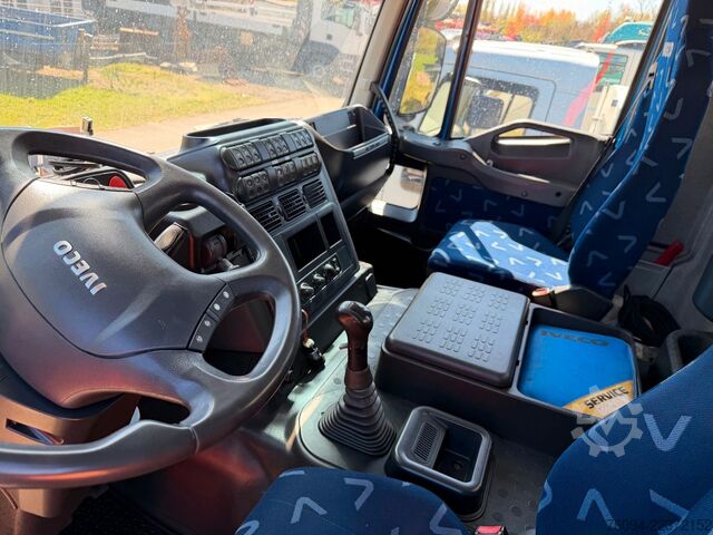 Kravas automašīnai uzstādīts celtnis IVECO Trakker 360 4x4 Pritsche Kran 27m AHK