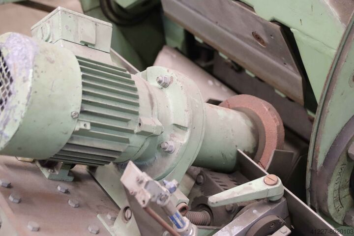 Prototip stroja za rezanje duhana Sagemüller 8 Messer, mit Schleifeinrichtung