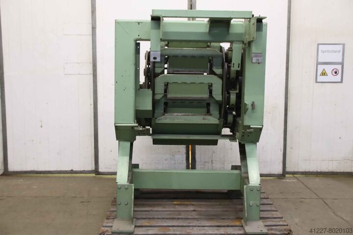 Prototip stroja za rezanje duhana Sagemüller 8 Messer, mit Schleifeinrichtung