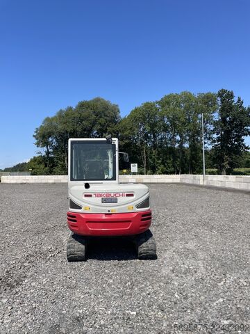  Takeuchi TB 240