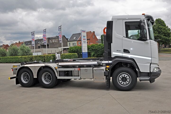 Sistem de braț cu cârlige DAF XF 480 FAT - 6x4 ST925 - Robust bumper - TraXon...
