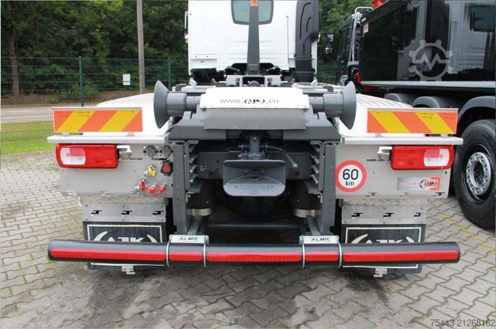 Sistem de braț cu cârlige DAF XF 480 FAT - 6x4 ST925 - Robust bumper - TraXon...