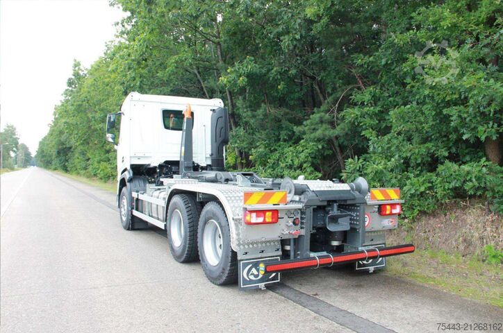 Sistem de braț cu cârlige DAF XF 480 FAT - 6x4 ST925 - Robust bumper - TraXon...