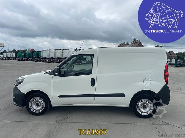Station wagon con tetto alto Fiat Doblo CARGO 1.6