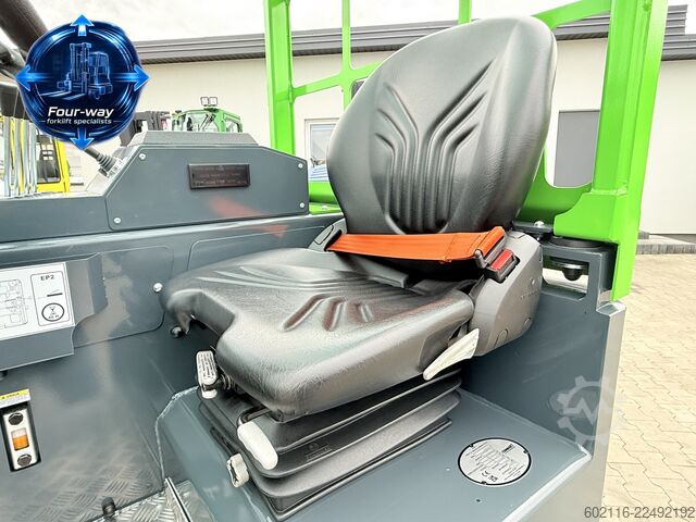 чотири-напрямний навантажувач Combilift CB4000 GAS TRIPLEX 6450MM POSITIONER