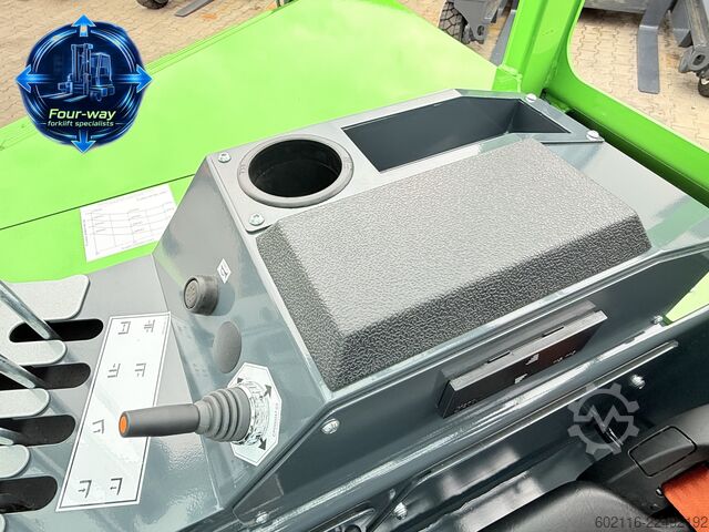 чотири-напрямний навантажувач Combilift CB4000 GAS TRIPLEX 6450MM POSITIONER