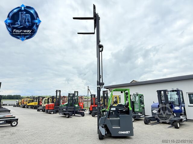 чотири-напрямний навантажувач Combilift CB4000 GAS TRIPLEX 6450MM POSITIONER