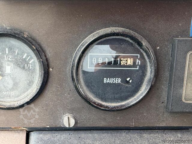 Kolesni finišer za asfalt Dynapac F121-6W