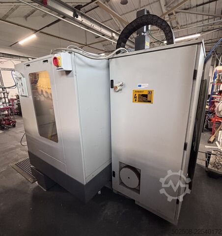 Centru vertical de prelucrare BRIDGEPORT VMC 800/22 CNC
