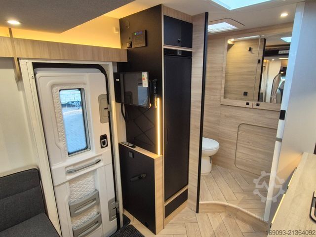 अर्ध-संयोजित कैम्पर CHAUSSON 640 Titanium Line *MJ26*Arctic*SAT+TV*165PS*Auto