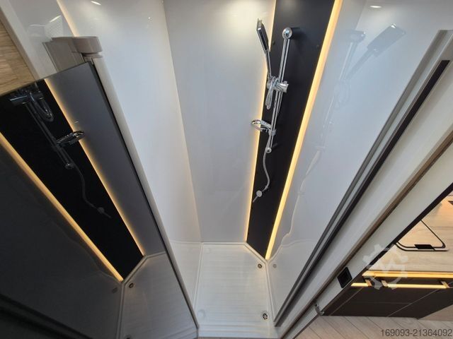 अर्ध-संयोजित कैम्पर CHAUSSON 640 Titanium Line *MJ26*Arctic*SAT+TV*165PS*Auto