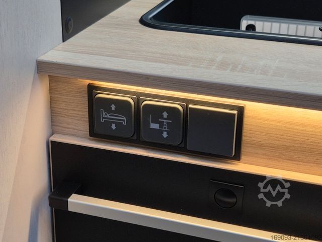 अर्ध-संयोजित कैम्पर CHAUSSON 640 Titanium Line *MJ26*Arctic*SAT+TV*165PS*Auto