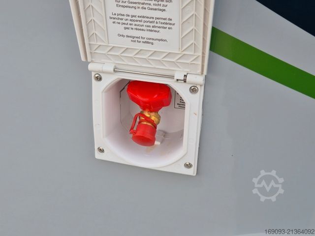 अर्ध-संयोजित कैम्पर CHAUSSON 640 Titanium Line *MJ26*Arctic*SAT+TV*165PS*Auto