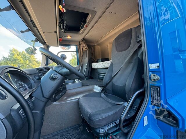 Кран, змонтований на вантажівці DAF CF 440 mit Ladekran HMF 2120K4