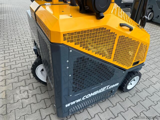 τετραπλής κατεύθυνσης περονοφόρο όχημα Combilift CB3000/LPG /2016 year/ Perfect condition