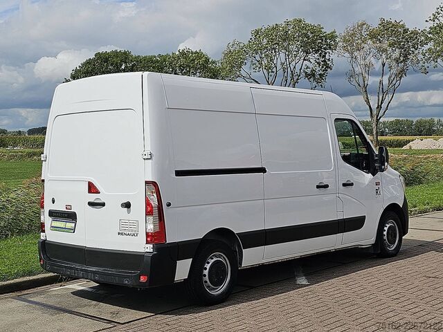 รถสเตชั่นแวกอนหลังคาสูง RENAULT MASTER 2.3 CDI 135 L2H2