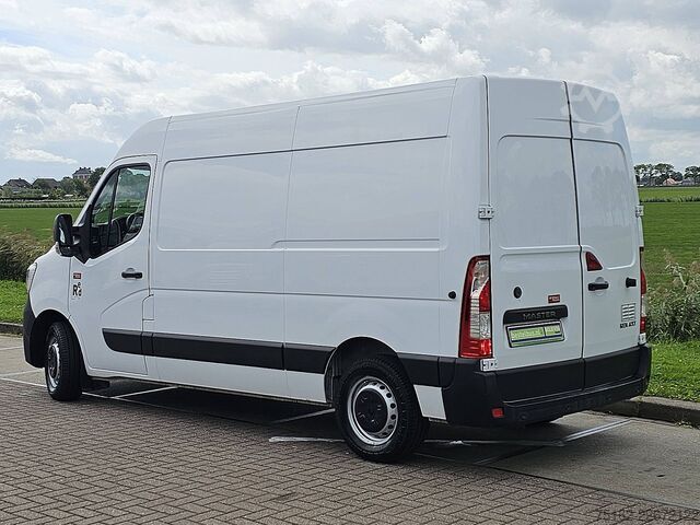 รถสเตชั่นแวกอนหลังคาสูง RENAULT MASTER 2.3 CDI 135 L2H2