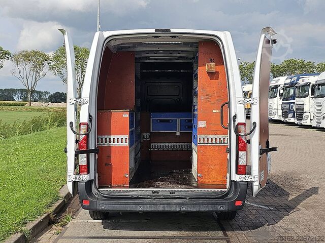 รถสเตชั่นแวกอนหลังคาสูง RENAULT MASTER 2.3 CDI 135 L2H2