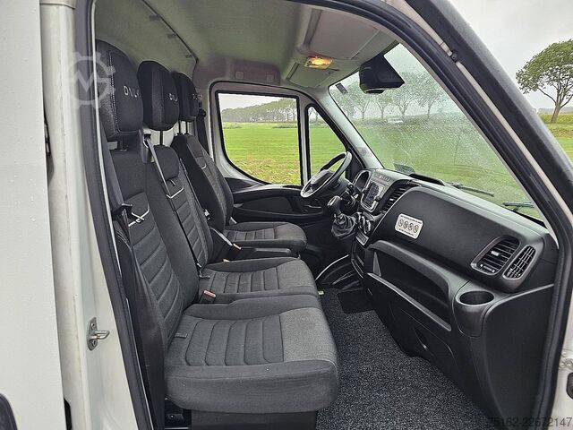 উঁচু ছাদের স্টেশন ওয়াগন IVECO DAILY 35S18 ac aut 3.0ltr EURO6