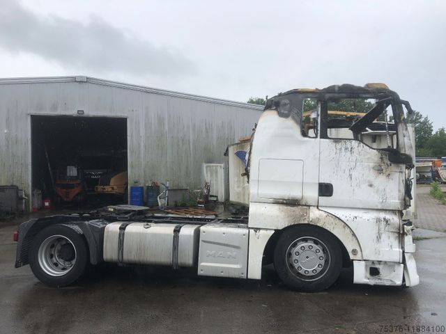 Lielapjoma vilcējs MAN TGX 18.500 Brandschaden