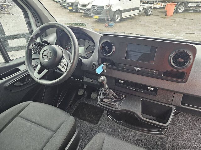 Chiếc vali MERCEDES-BENZ SPRINTER 515 ac camera EURO6