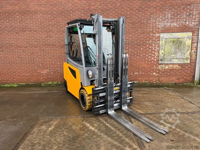 Elektrikli 4 tekerlekli forklift Jungheinrich EFG S30