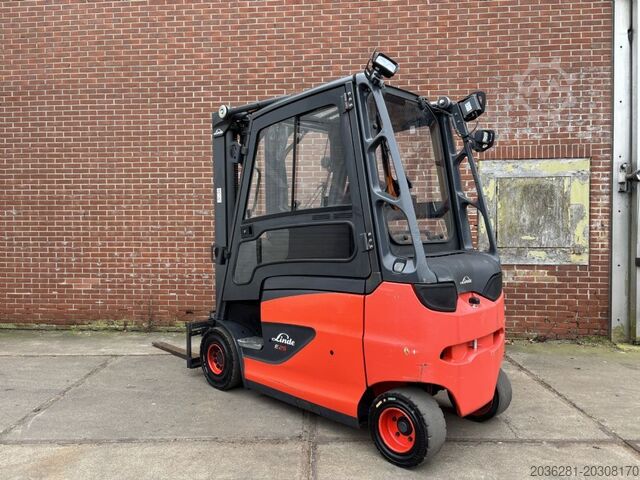 Stivuitor electric cu 4 roți Linde E25HL-01/600