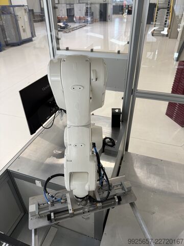  KUKA KR 10 R1100-2 / SEL