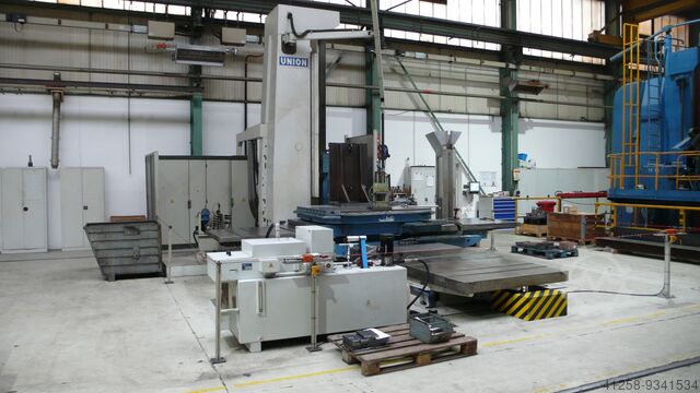 CNC table boring mill 