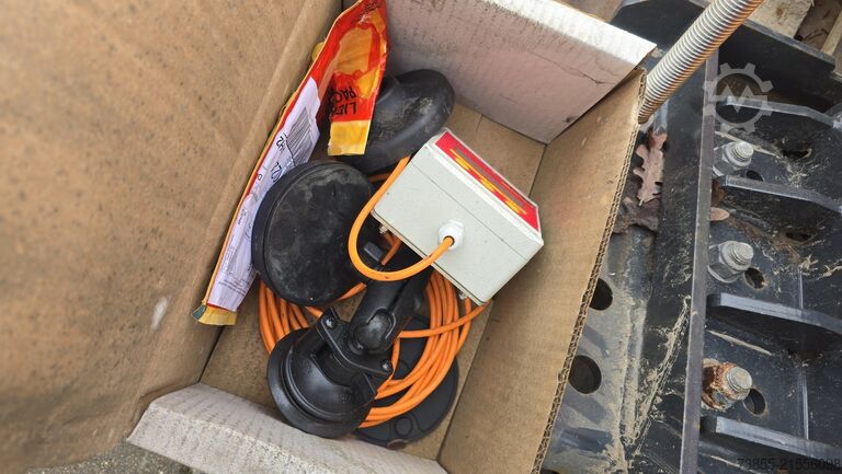 Mali uređaji Adler ST-E 200L