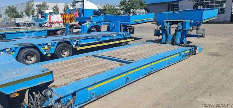 Lowbed semitrailer for transportation of construction machinery Goldhofer STZ-VKL 3-34/80