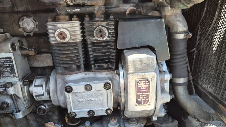 حافلة سياحية  Oldtimer Paket Saurer LC 4 und Volvo B 10 Lauber