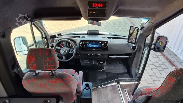 حافلة صغيرة MERCEDES-BENZ 30 Sitzer Schul- Transferbus 519 Lagerfahrzeug