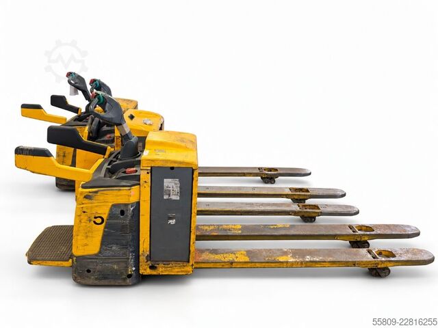 Ręczny wózek paletowy Jungheinrich ERE 225 // 2400 mm Gabeln // Initialhub // 2 weite