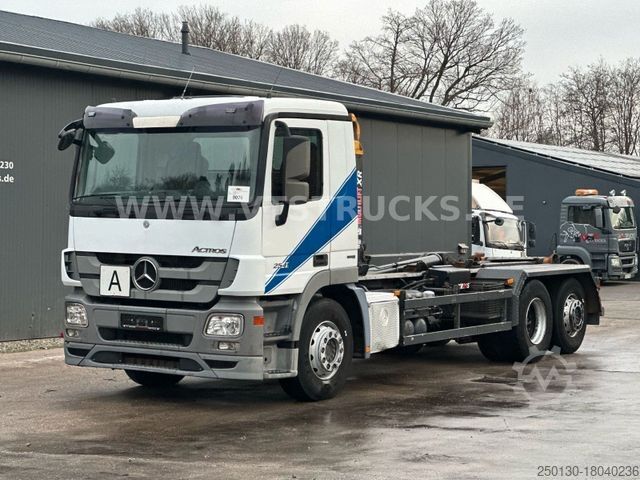 Autocamion cu cârlig pentru containere MERCEDES-BENZ Actros 2541 6x2 Euro5 HIAB-Abrollkipper