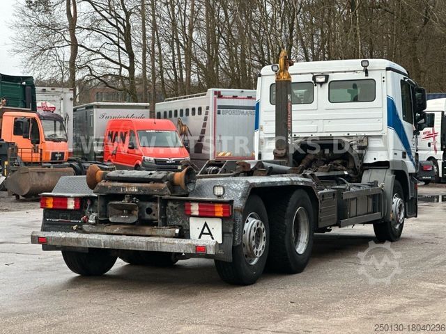 รถบรรทุกขนถ่ายตู้คอนเทนเนอร์แบบตะขอ (roll-off) MERCEDES-BENZ Actros 2541 6x2 Euro5 HIAB-Abrollkipper