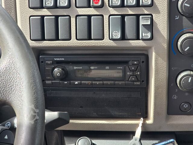 Autocarro con cassone VOLVO FL 280*FALTWANDKOFFER*TEMP*1.5T LBW* SCHLAFKAB