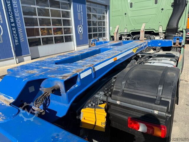 Semirimorchio a cassa mobile BROSHUIS MFCC-HD L2C8 Containerauflieger