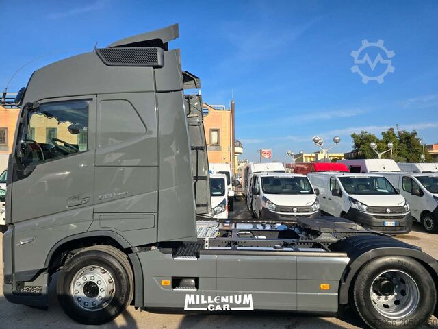 Standard road tractor Volvo VOLVO 500 KM 300MILA 2023