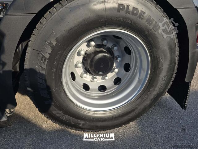 Standard road tractor Volvo VOLVO 500 KM 300MILA 2023