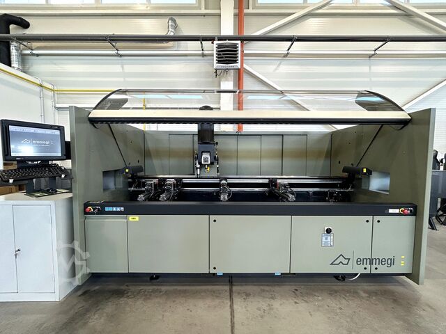 Vertikalni centar za mahinacije Emmegi Phantomatic M3