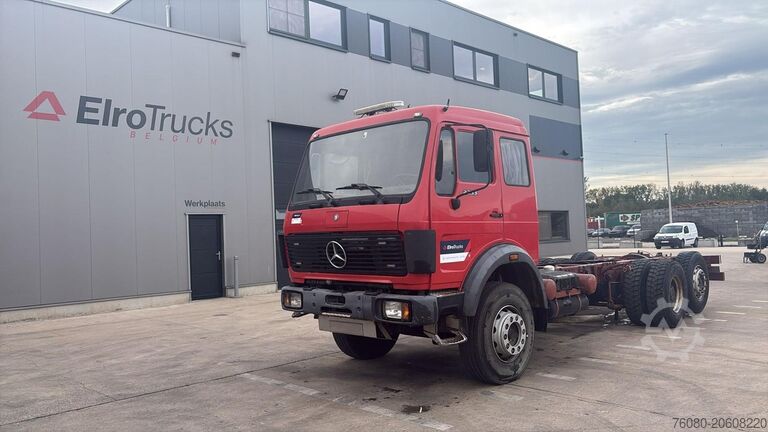 แชสซีพร้อมห้องโดยสารคนขับ Mercedes-Benz SK 2233 (GRAND PONT / V8 AVEC 2X TURBO / BIG AXLE)