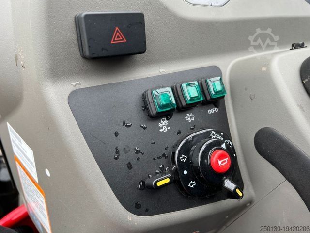 Hofschlepper Tym TYM T475 NH Hofschlepper