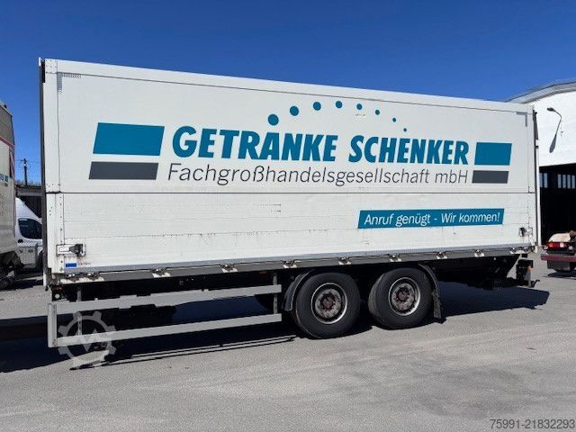 পানীয় ট্রেইলার ORTEN ag18t Anhänger gür Getränke mit Ladebordwand.