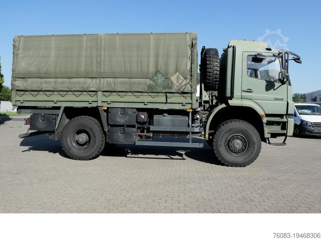Camión de plataforma MERCEDES-BENZ Axor 1829 A 4x4 Allrad Pritsche Plane Klima