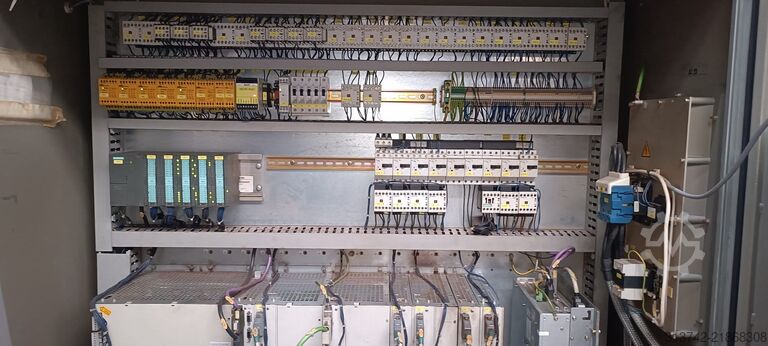 Vertikalni obdelovalni center Deckel Maho DMF 220 linear